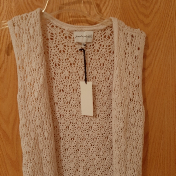 Freshman 1996 Boho Maxi Crochet Cardigan Open Sleeveless Cream Color Size XS NWT - Picture 11 of 16